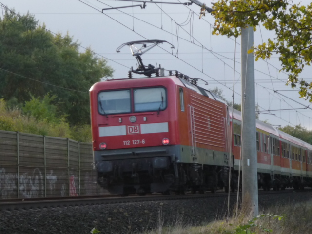 Eine 112 127-6 als RE nach Hannover HBF.