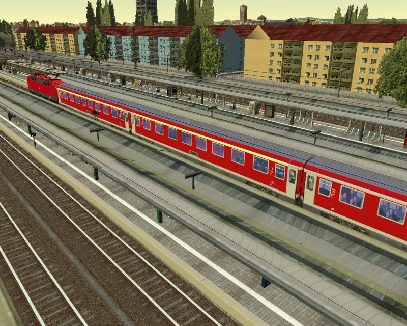 Eine 120er mit den FRESH Regionalwagen (Ich bezeichne diese als RE200 Wagen. Sie verkehren zwischen Mnchen <-> Nrnberg) steht in Ulm HBF als Prsentation.
Wagen wurden von mir Repaintet (Originalwagen sind die IC Wagen von BSI)