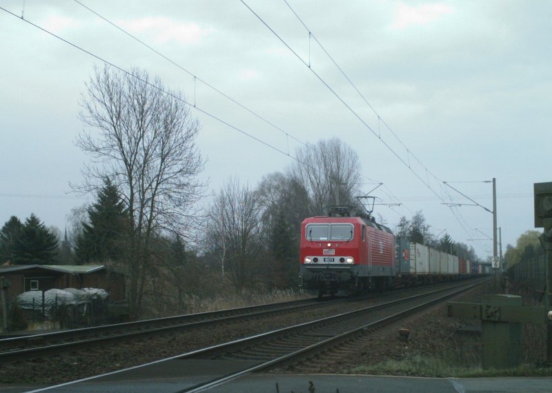 Eine 143 vor einem Gterzug! Das geht, weil sie als Lok 601
bei der MEG eingestellt ist. Peine-Horst, 25.02.2008.