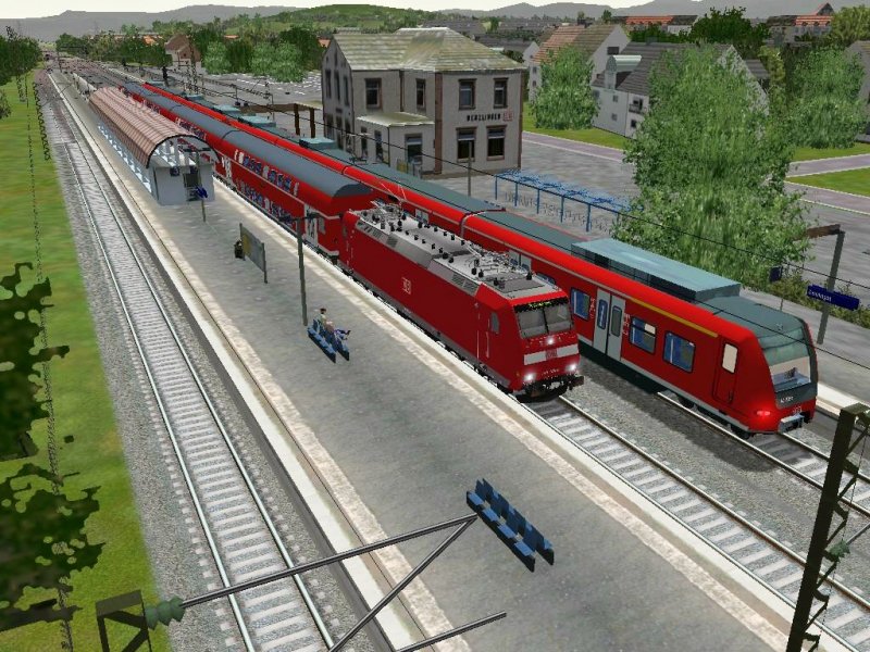 Eine 146 und ein ET 425 im Bahnhof von Denzlingen im MSTS Pro Train 12.