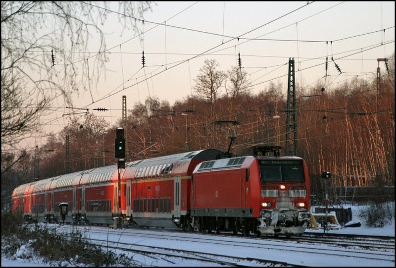 Eine 146er bringt bei Ehrenfeld den RE6 (RE 4313)  Westfahlen-Express  von Dsseldorf nach Minden(Westf). 
