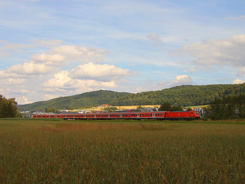 Eine 146er zeiht am 11.07.07 einen RegionalExpress von Aalen nach Stuttgart HBF, hier in Aalen-Essingen aufgenommen.