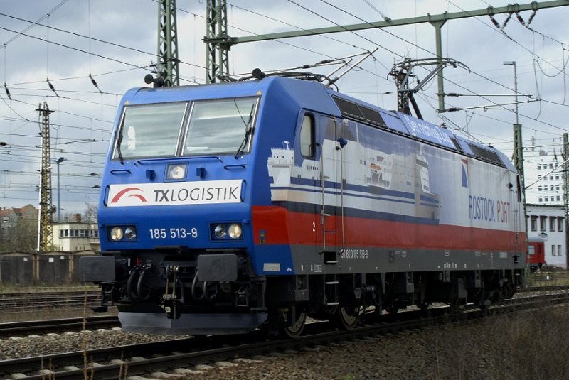 eine 185 von TXLogistk bei einer Leerfahrt in Halle/Saale