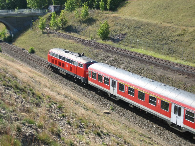 Eine 218 vor dem Regionalexpress nach Ilsenburg  (RE 3607) (18.7.2007)