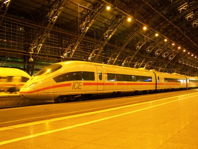 Eine 403  Hansestadt Lbeck  am Morgens des 05.01.08 in Kln Hbf.