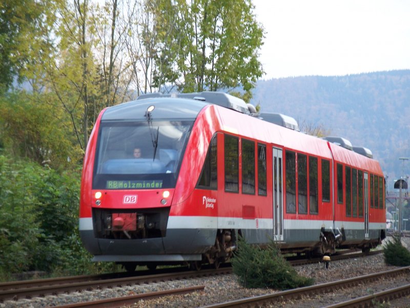 Eine 648 fhrt am 18.10.2007 aus dem Bahnhof Bad Harzburg nach Kreiensen 