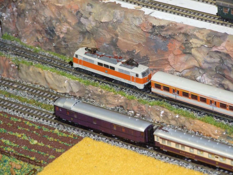 Eine alte 111 als Modellbahn Spur N