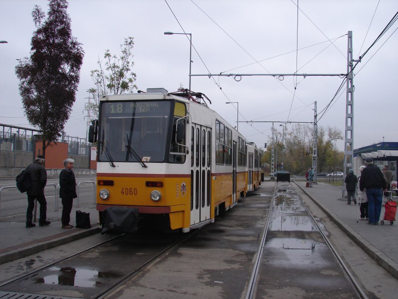 Eine alte Tatra Straenbahn in Budapest. Aufgenommen am 26.10.2007