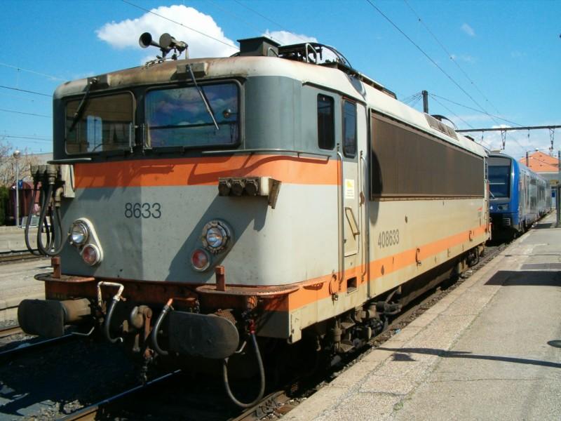 Eine BB 8600 in Avignon Centre.