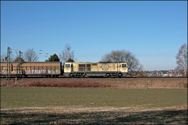 Eine Bierkiste auf R�dern ist die WLE21, die am 16.02.2008 mit dem DGS 59866 von Egger nach Lippstadt unterwegs ist. 