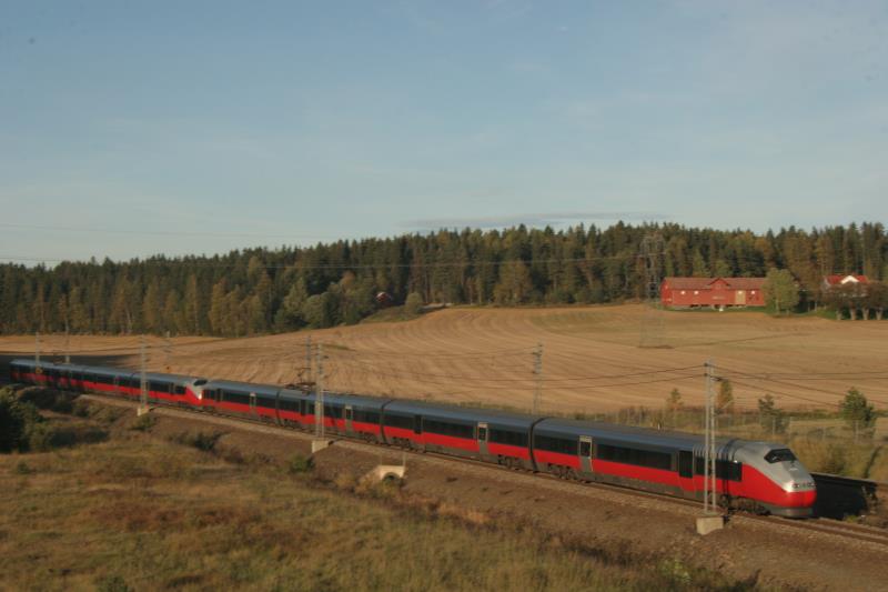 Eine BM 73 Doppeleinheit gezogen von BM 73.044 auf dem Weg nach Halden; 26.09.2009