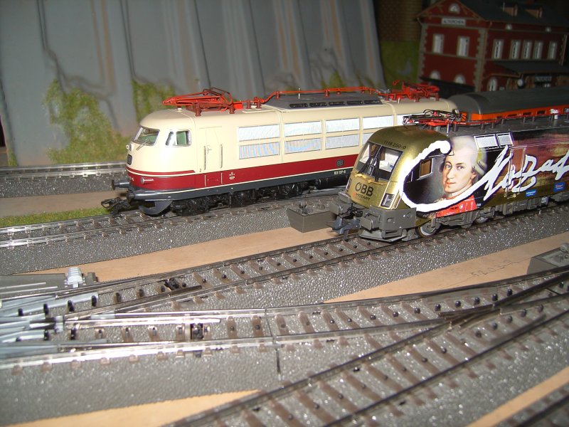 Eine BR 103 neben dem Mozart Taurus. Das sind meine 2 Liblings E-Lok Baureihen 