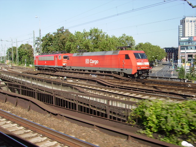 Eine BR 155 und eine BR 152 der DB beim Pausieren in Frankfurt Ost.