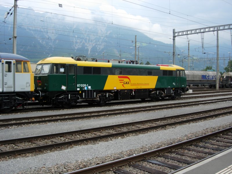 Eine Class 87 der Englischen Staatsbahn war mit 2 weiteren Artgenossen am 03.07.08 im Bahnhof Buchs/SG anzutreffen, ehe sie ins benachbarte sterreich fuhren. 
