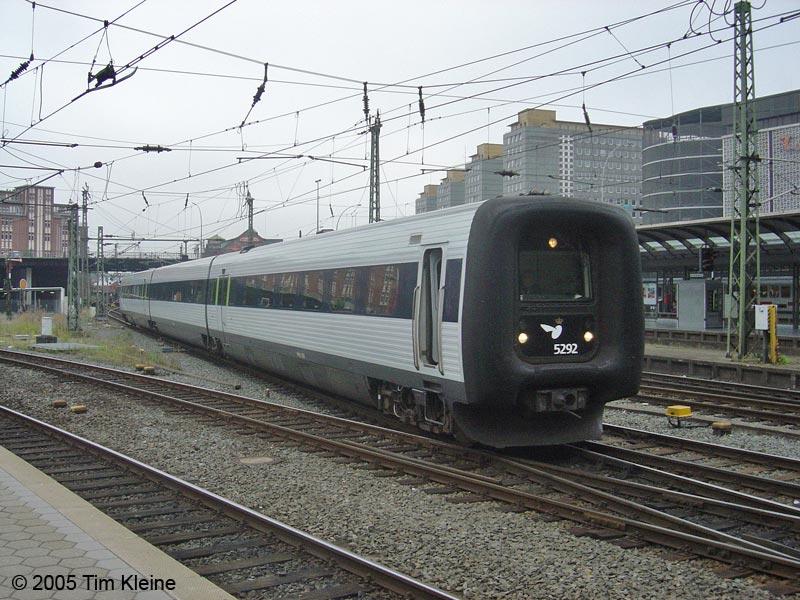 Eine Dnische  Gumminase  (5292) am 10.09.2005 in Hamburg Hbf. http://www.bahnpix.de