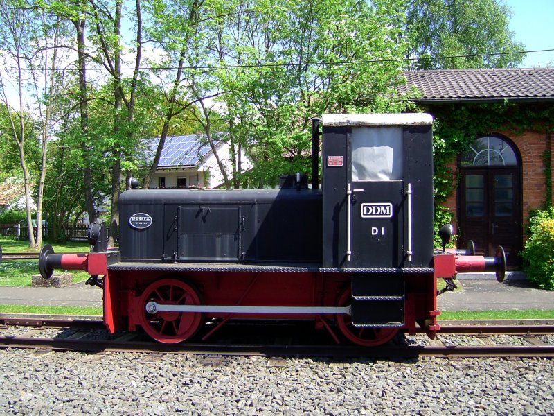 Eine Deutz Rangierlok am 12.05.2008 im Freigelnde des DDM in Neuenmarkt-Wirsberg.