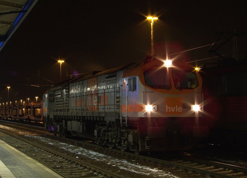 Eine Diesellok der hvle (Baureihe 250- Tiger ) wartet im Cottbuser Hbf auf seine Weiterfahrt. 02.02.2009
