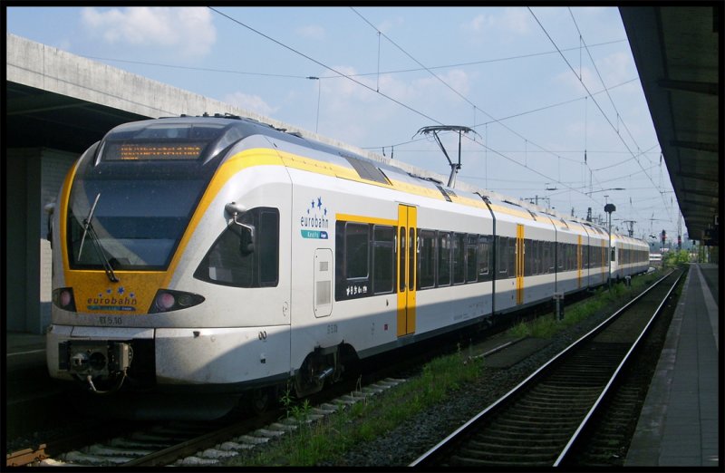 Eine Dotra  FLIRT  der Eurobahn als ERB39901 nach Warburg (vorderer Zugteil) und ERB39937 nach Bielefeld Hbf (hinterer Zugteil) in Hamm (Westf.) 2.5.2009