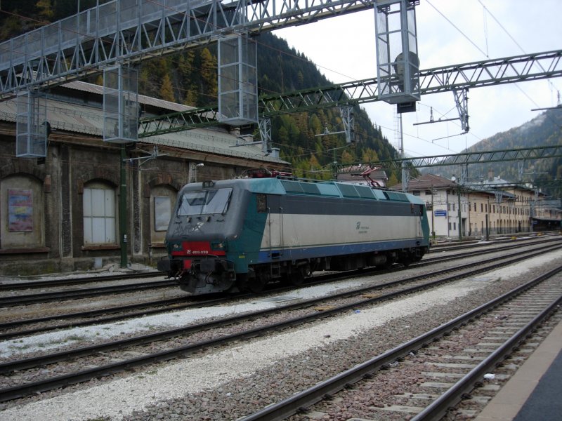 Eine E 405 steht im Bahnhof Brenner/Brennero. Am 17.10.07
