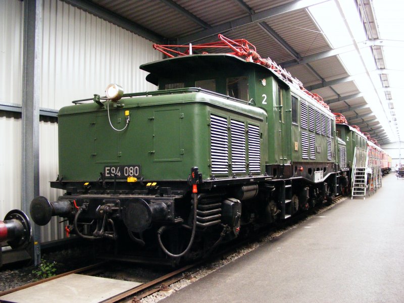 Eine E-Lok der DR-Baureihe E 94 im Eisenbahnmuseum Bochum-Dalhausen am 25. Mai 2008.