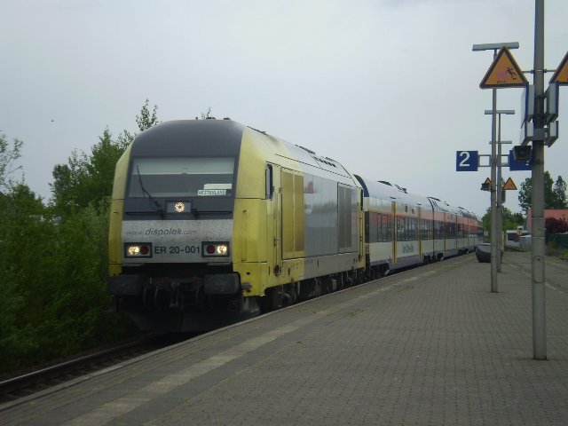 Eine ER 20 -001  bei der Einfahrt in Bredstedt. 17.5.08 