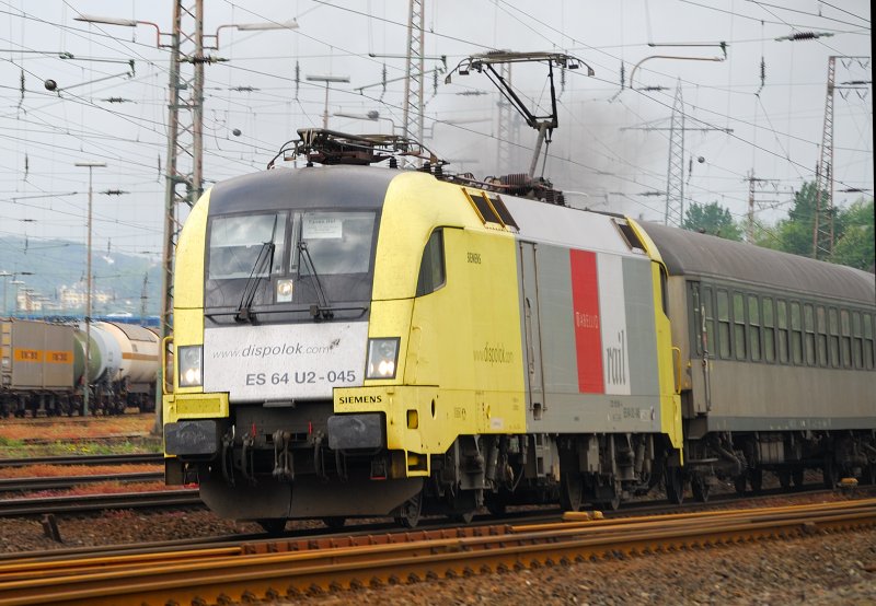 Eine Es64 U2-045 bei der Durchfahrt des Bahnhofs Hagen-Vorhalle. 