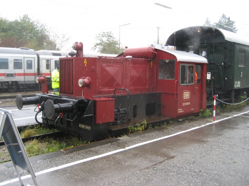 Eine Kf, die auch nach 48 Jahren noch immer zuverlssig ihr Brot verdient. Hier in Dampfzugdiensten bei der Chiemgauer-Lokalbahn.
