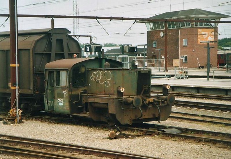Eine Kf II rangiert in Odense. Sommer 2005 (Gescanntes Bild)