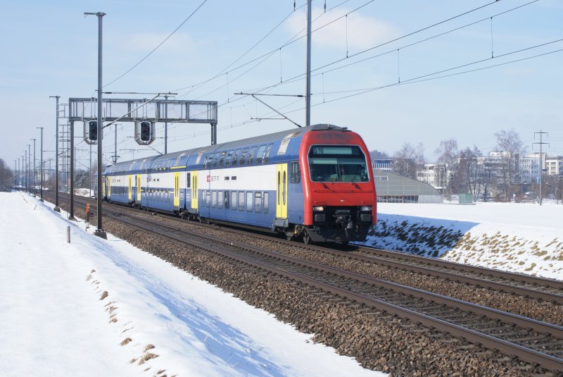 Eine Komposition der S 16 am 15.2.09 auf dem Weg nach Thayngen. Das Bild entstand kurz vor Bassersdorf.