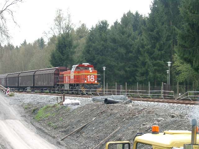 Eine Mak 1206 der Seco-Rail in Richtung Arnsberg. Fhrt auf dem anderen Gleis, wegen Brckenarbeiten.