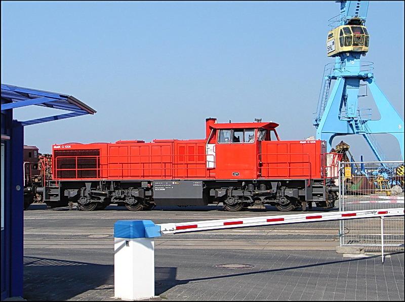 Eine MaK G1206 im Seehafen Stralsund.Leider war keine Ordnungsnummer zu erkennen.     (am 03.05.06) 