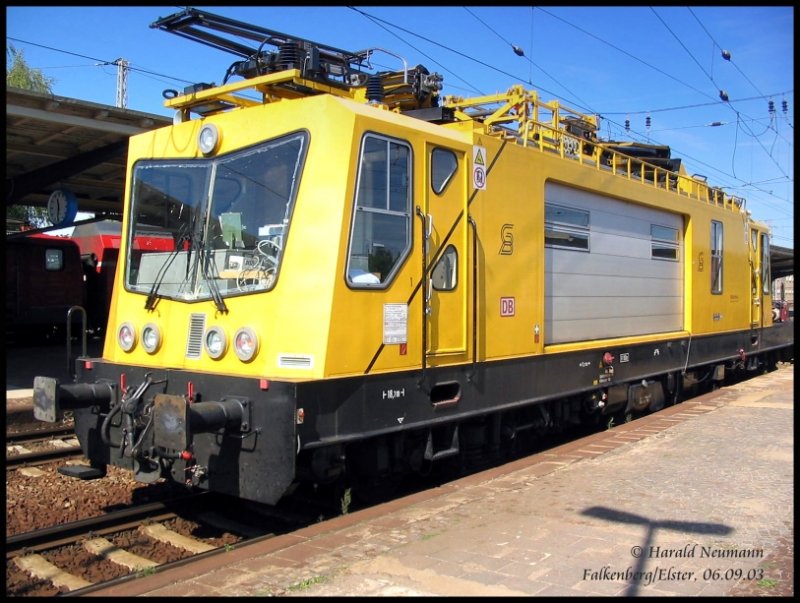 Eine mir unbekanntes Fahrzeug der DB - ich nehme mal an es handelt sich um einen ORT, habe mir das damals nicht weiter betrachtet - steht am 06.09.03 am Gl. 4 im Bf Falkenberg/E. Wer genaueres wei, kann ja mal einen Kommentar abgeben.