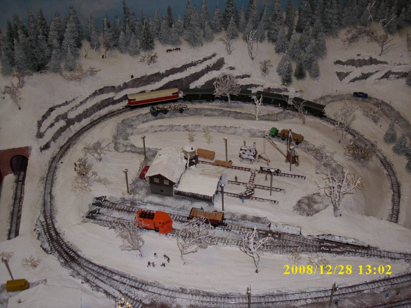 Eine N-Kleinanlage im Winter auf der Modellbahnausstellung in Sassnitz.