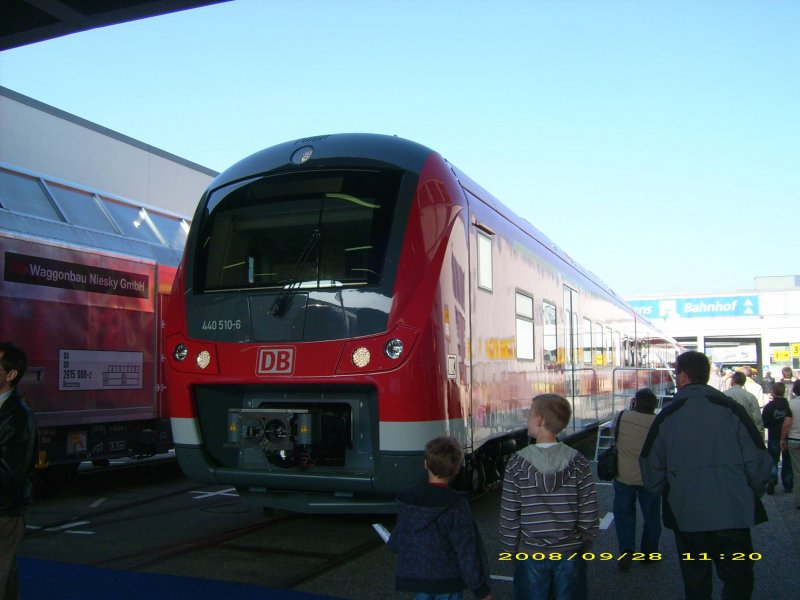 Eine der neuen Baureihen bei der DB ist die BR 440. Am 28.09.08 konnte ich sie auf der Innotrans fotografieren.