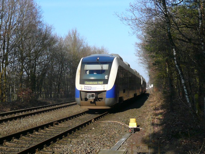 Eine NordWestBahn Lint 41 Doppeltraktion fhrt am 25.1.2009 als NWB 81320 von Wilhelmshaven nach Osnabrck Hbf. Aufgenommen kurz nach der Ausfahrt aus Sandkrug.