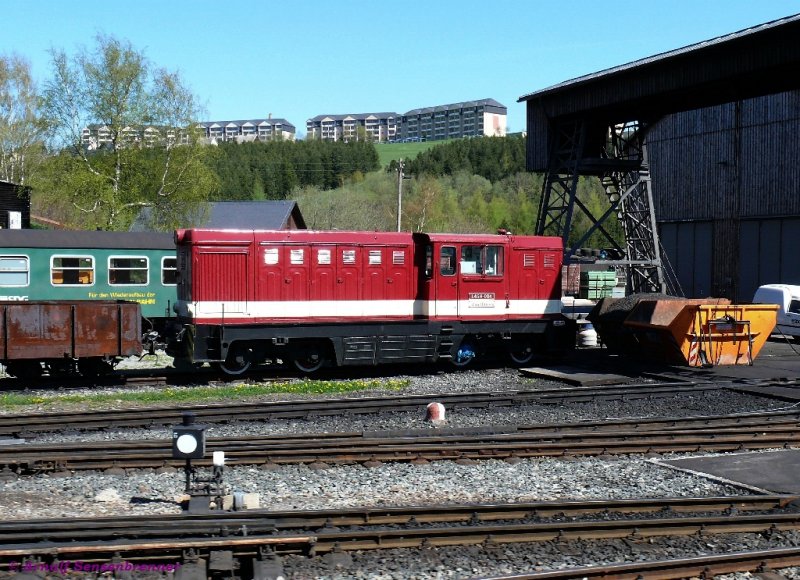 Eine Rarit�t auf deutschen Schienen: die aus Rum�nien stammende Schmalspur-Diesellok L45H-084 der SDG-Fichtelbergbahn .
11.05.2008 Oberwiesenthal
