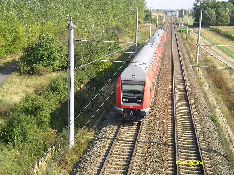Eine RB auf dem Weg von Lutherstadt Wittenberg nach Halle(S)Hbf. Der Zug befindet sich hier zwischen Pratau und Bergwitz. 
