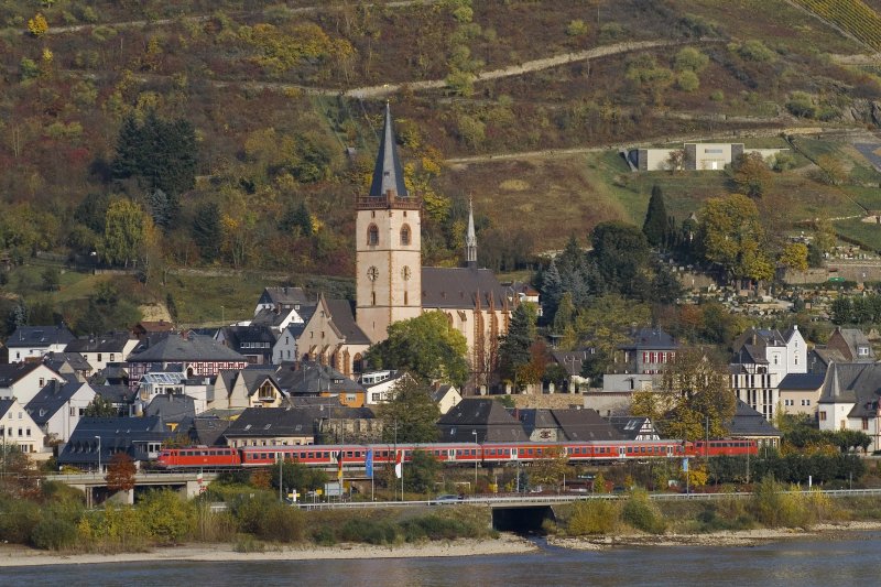 Eine RB auf der Schl Sick von der Ebbsch Seit aus Fotografier - genauer aus Rheindiebach.