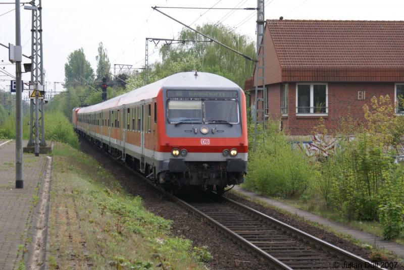 Eine RB von Hamburg-Altona nach Elmshorn in Elmshorn am 24.04.2007
