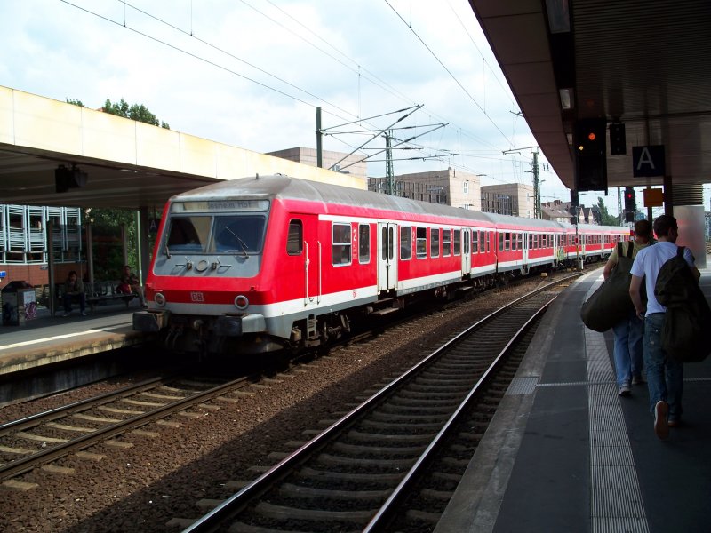 Eine RB nach Hildesheim in Hannover Hbf (27.7.2007)