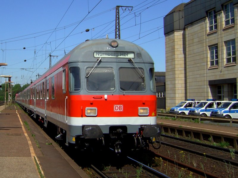 Eine RB nach N�rnberg am 11.05.2008 bei der Einfahrt in F�rth Hbf. 