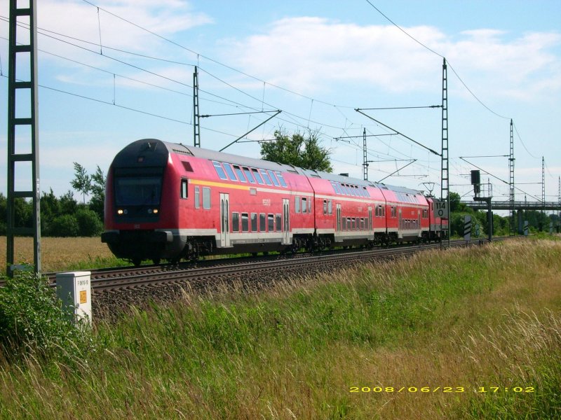 Eine RB nach Wittenberg bei der Durchfahrt in Grfenhainichen. Fotografiert am 23.06.08.