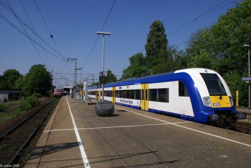 Eine RB und eine NOB warten Am 24.05.2007 in Elmshorn auf die Abfahrt nach Hamburg-Altona