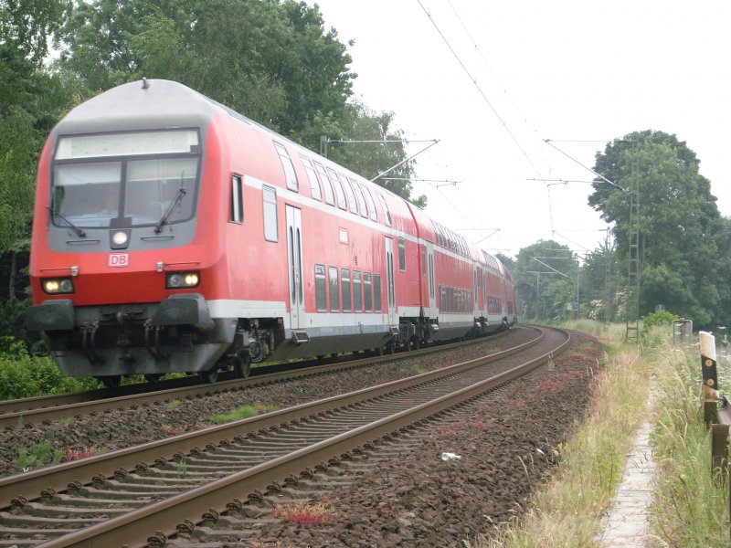 Eine RE Garnitur fhrt Leer durch Geilenkirchen-Tichelen. Die Leistung des RE4 wurde nicht bernommen