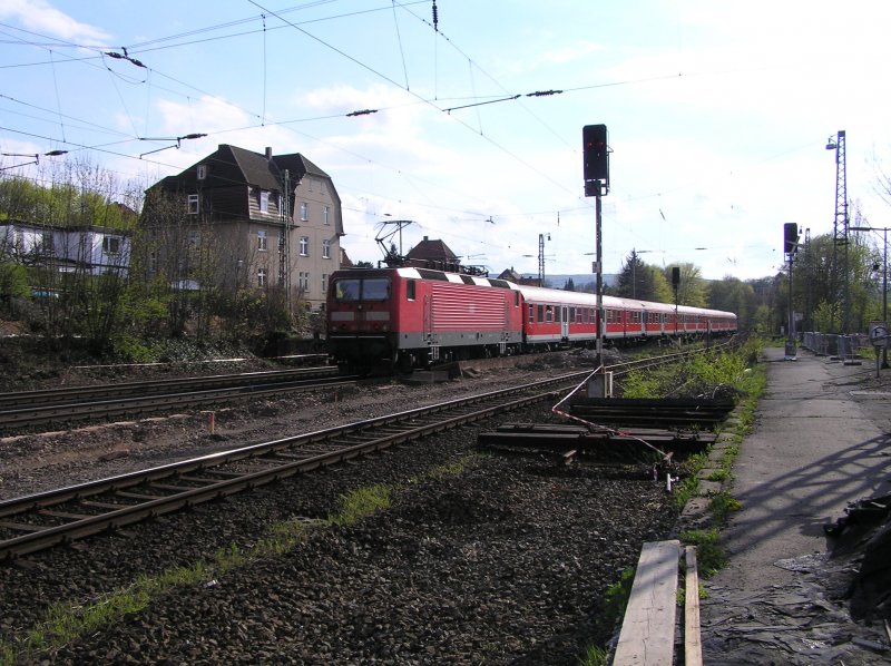 Eine RegionalBahn (Lok BR 143) nach Kassel Hbf in Hann Mnden.