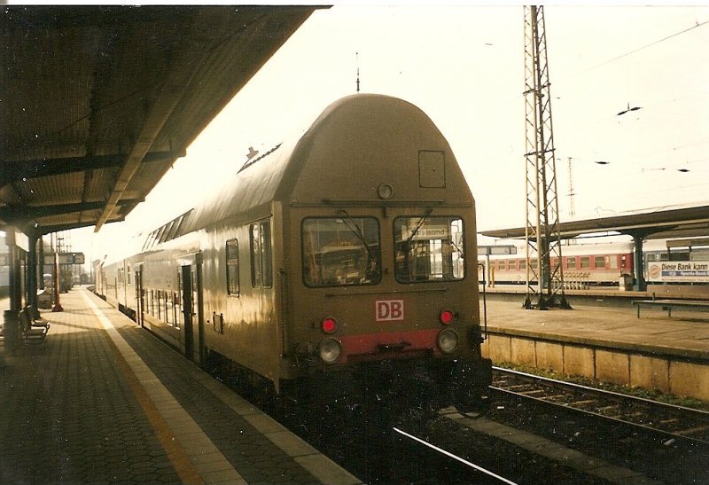 Eine Regionalbahn in Stralsund im Februar 1998.