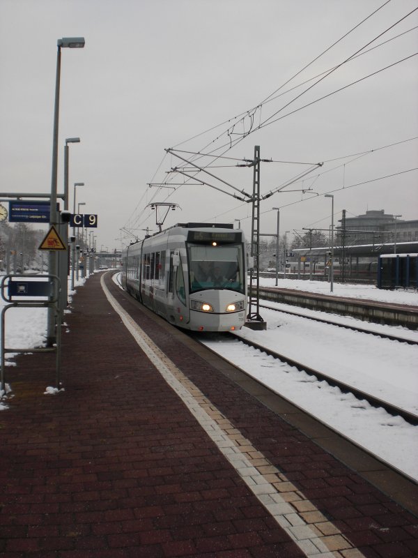 Eine RegioTram komment aus Treysa in die Leipziger Strae in Kassel.