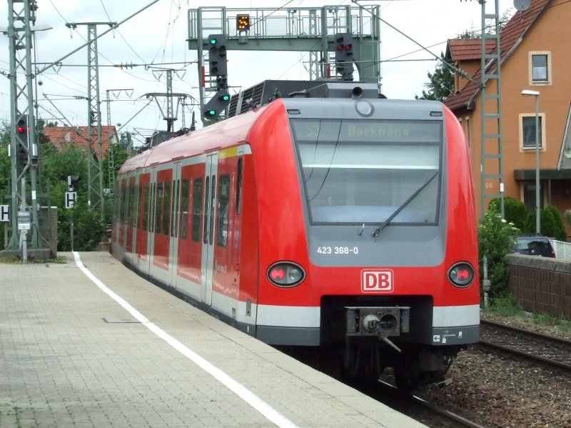 Eine S3 in Richtung Backnang verlsst Rohr am 03.06.2008.