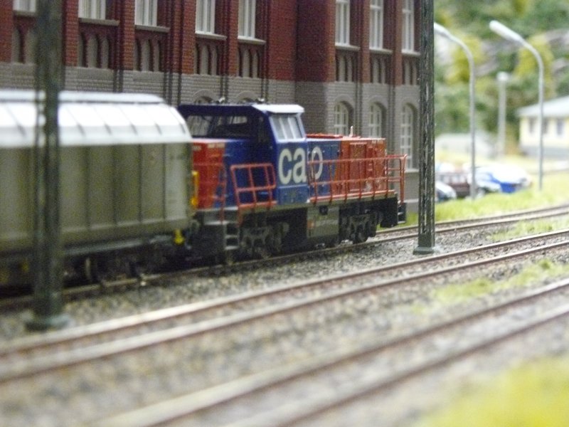 Eine SBB-Cargo Rangierlok. Sie rangiert auf dem neuen Schweizabschnitt des Miniaturwundelandes.