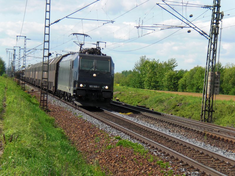 Eine scharze 185 mit Gtern. (04.05.2009 Obertraubling)